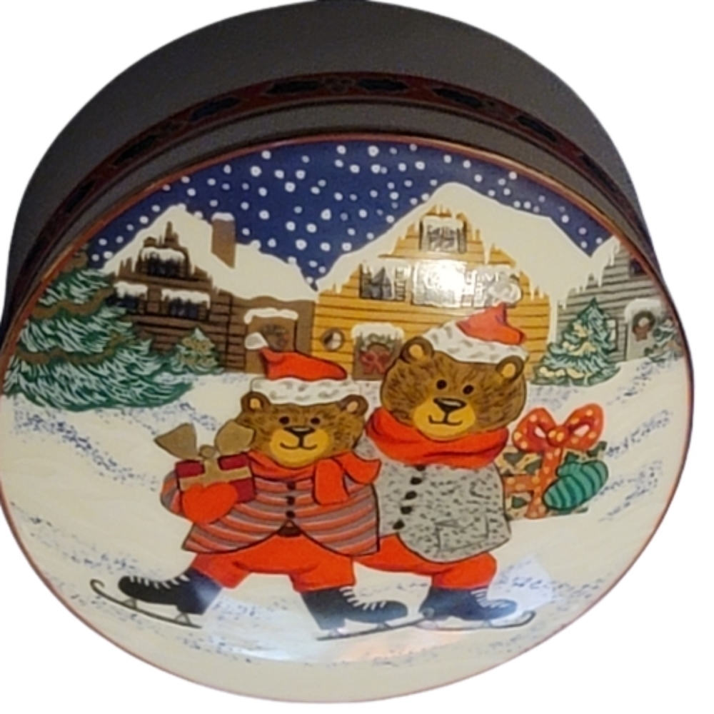 Mikasa Winter Scene Skating Teddy Bears Porcelain Candy Nut Dish Trinket Box